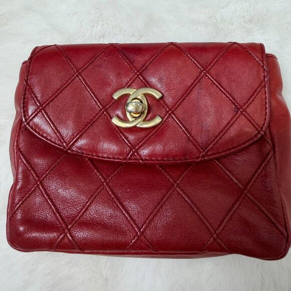 CHANEL Red Quilted Matelasse CC Logo Lambskin Waist Pouch Bum Bag - Picture 3 of 9